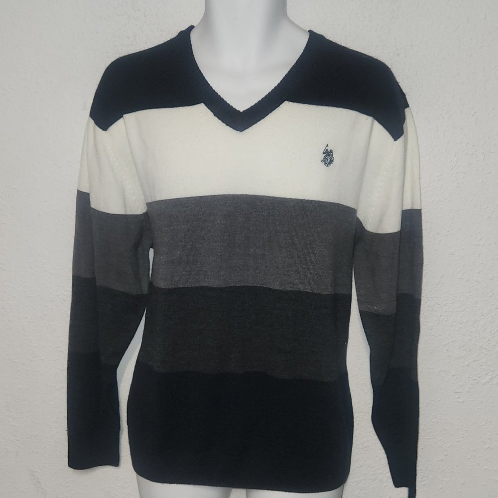 US POLO Assn. stylish sweater in size Large